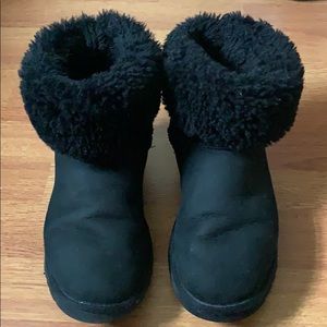 Used Black Uggs